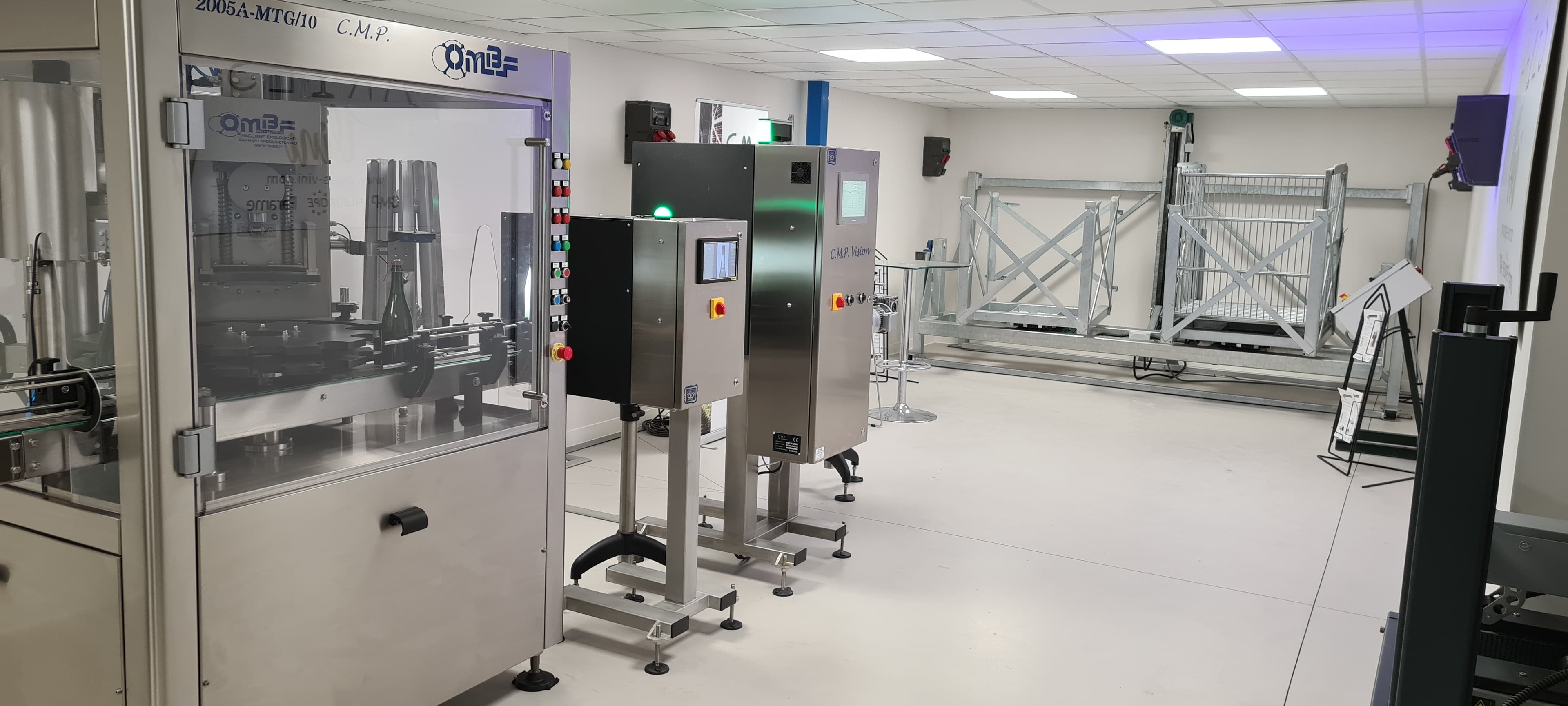 machines-ligne-dégorgement-solutions-vinicoles-caisses-reuage-stockage-contrôle-vision-CMP